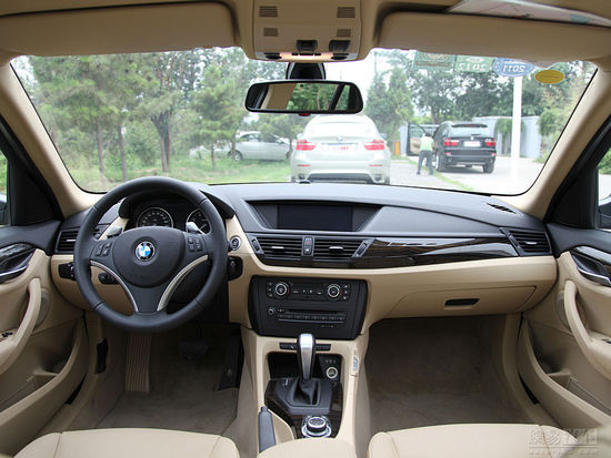 MڌR2010 xDrive28i