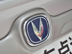 κû 12fԃȎѲSUV܇