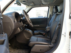 lm㣿 JeepɿVS|LCR-V