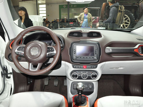 Jeepɂb 2014܇չʮSUVPc