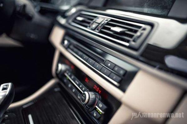 開自動擋的3個傷車壞習慣 傷車又費油 老司機才知道