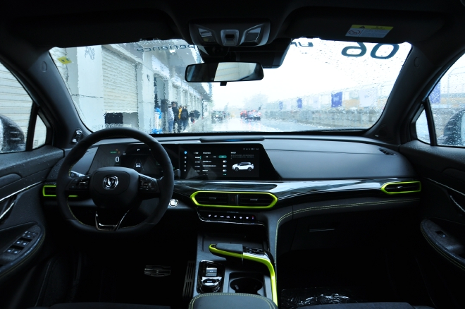 長安UNI-T 2.0T車型上市 售價13.79-14.99萬元