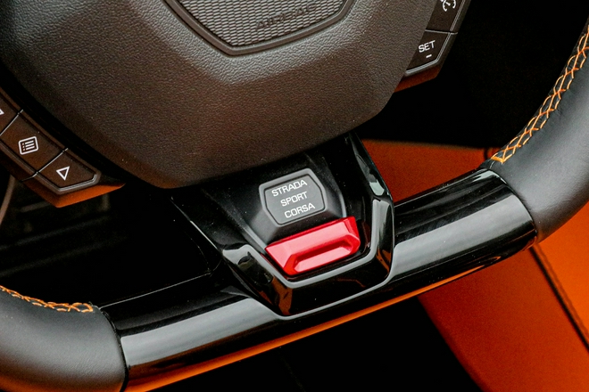 玩帥不玩快 市區試駕蘭博基尼Huracán EVO RWD Spyder
