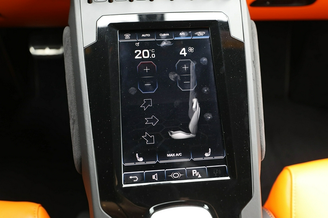 玩帥不玩快 市區試駕蘭博基尼Huracán EVO RWD Spyder