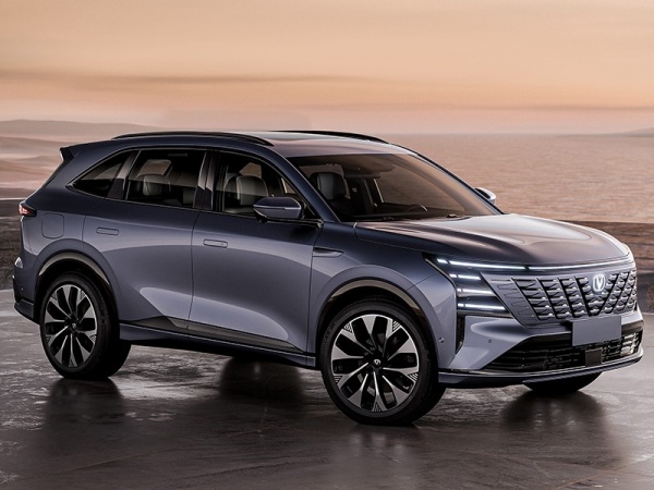 全新<A href=http://www.5ibaobao.com/auto/Changan/CS75.html TARGET=_blank><font color=#cccccc>長(zhǎng)安CS75</font></a> PLUS有望8月正式亮相