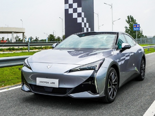 阿爾法S5新增560 PRO版車上市 售價16.08萬