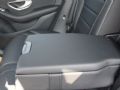 YGLC(M(jn)) 2017  GLC 200 4MATIC ISUV_D5